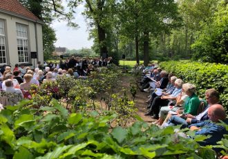 Ringviering om door een ringetje te halen