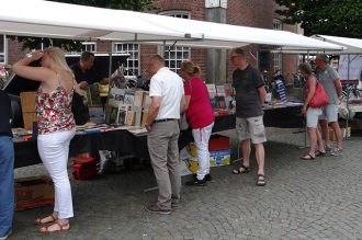 Boekenmarkt Ootmarsum weer op vertrouwde plek