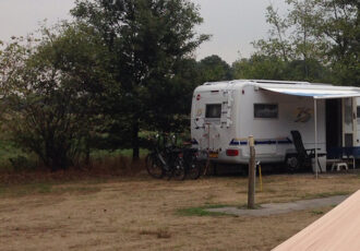 Brandweer bezoekt campings tijdens zomervakantie