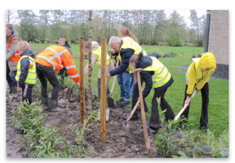 Basisschoolleerlingen maken Manderveen groener