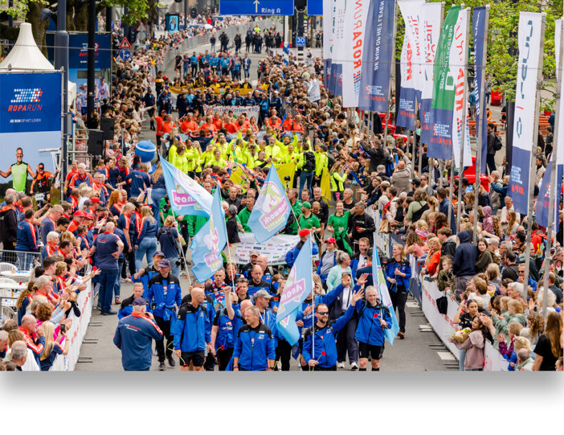 Alle deelnemers aan Roparun over finishlijn in Rotterdam